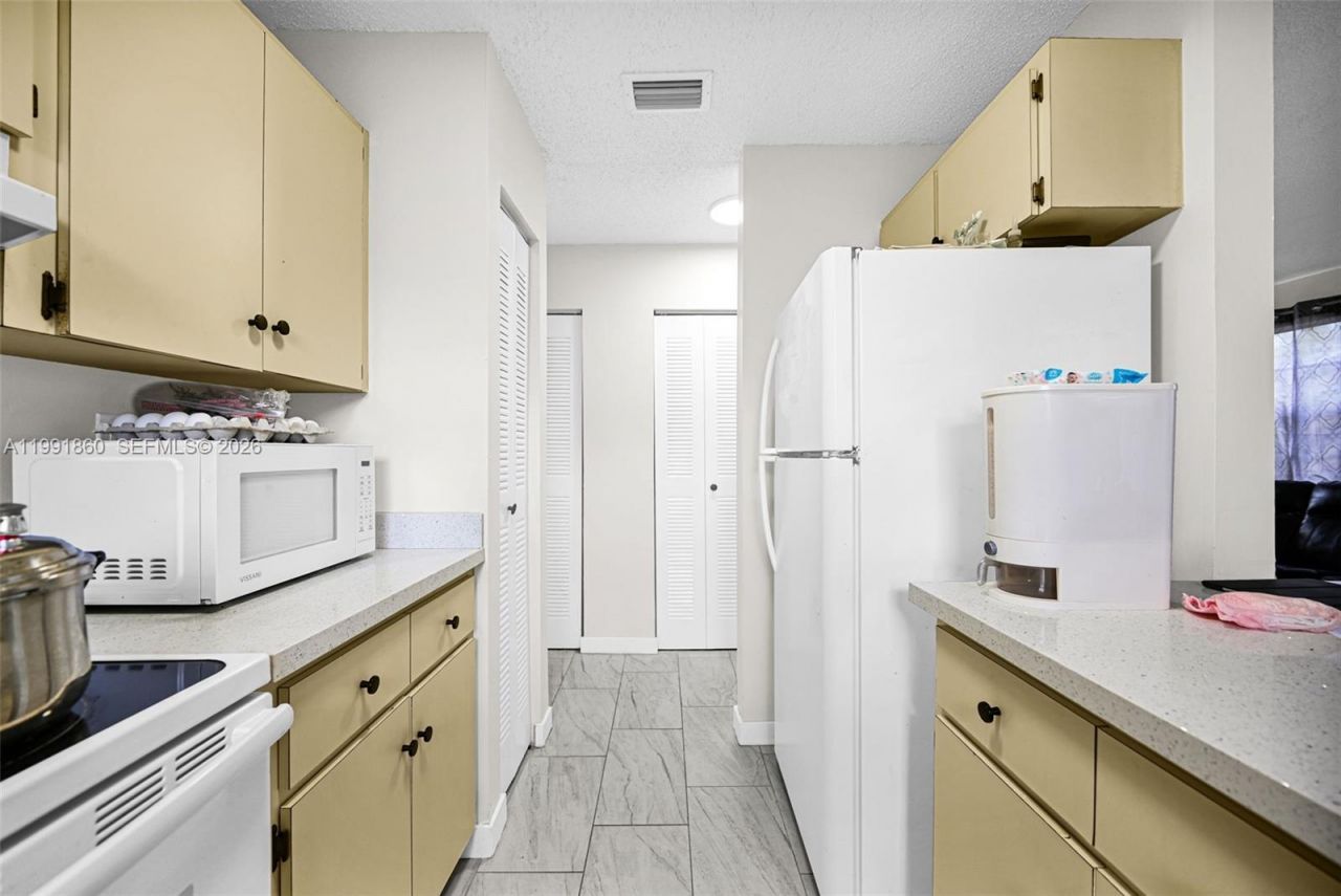 2934 NW 94th St , Miami, FL 33147 Photo