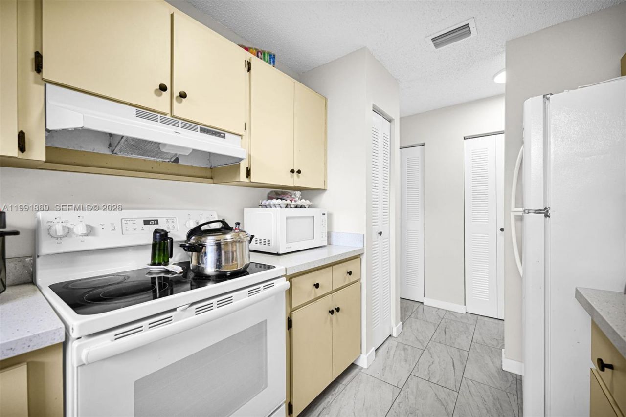 2934 NW 94th St , Miami, FL 33147 Photo