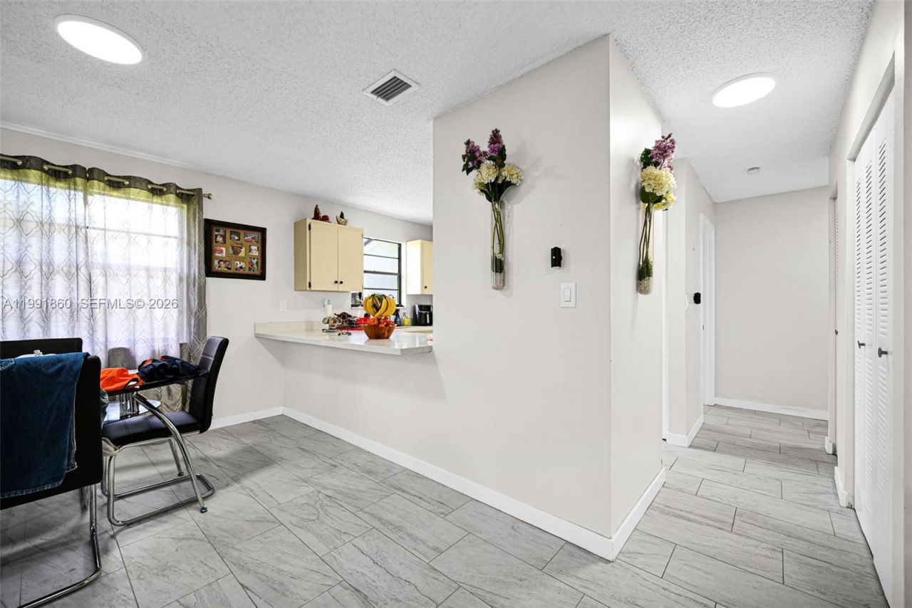 2934 NW 94th St , Miami, FL 33147 Photo