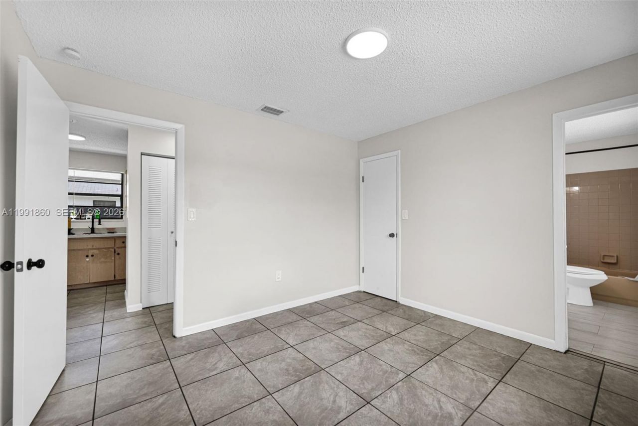 2934 NW 94th St , Miami, FL 33147 Photo