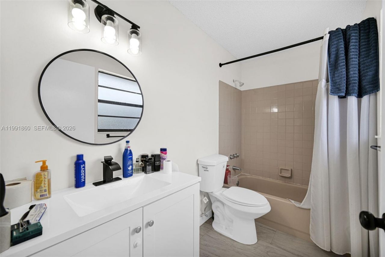 2934 NW 94th St, Miami, FL 33147 Photo