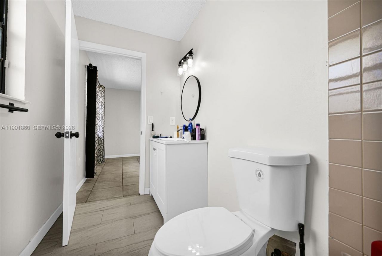 2934 NW 94th St, Miami, FL 33147 Photo