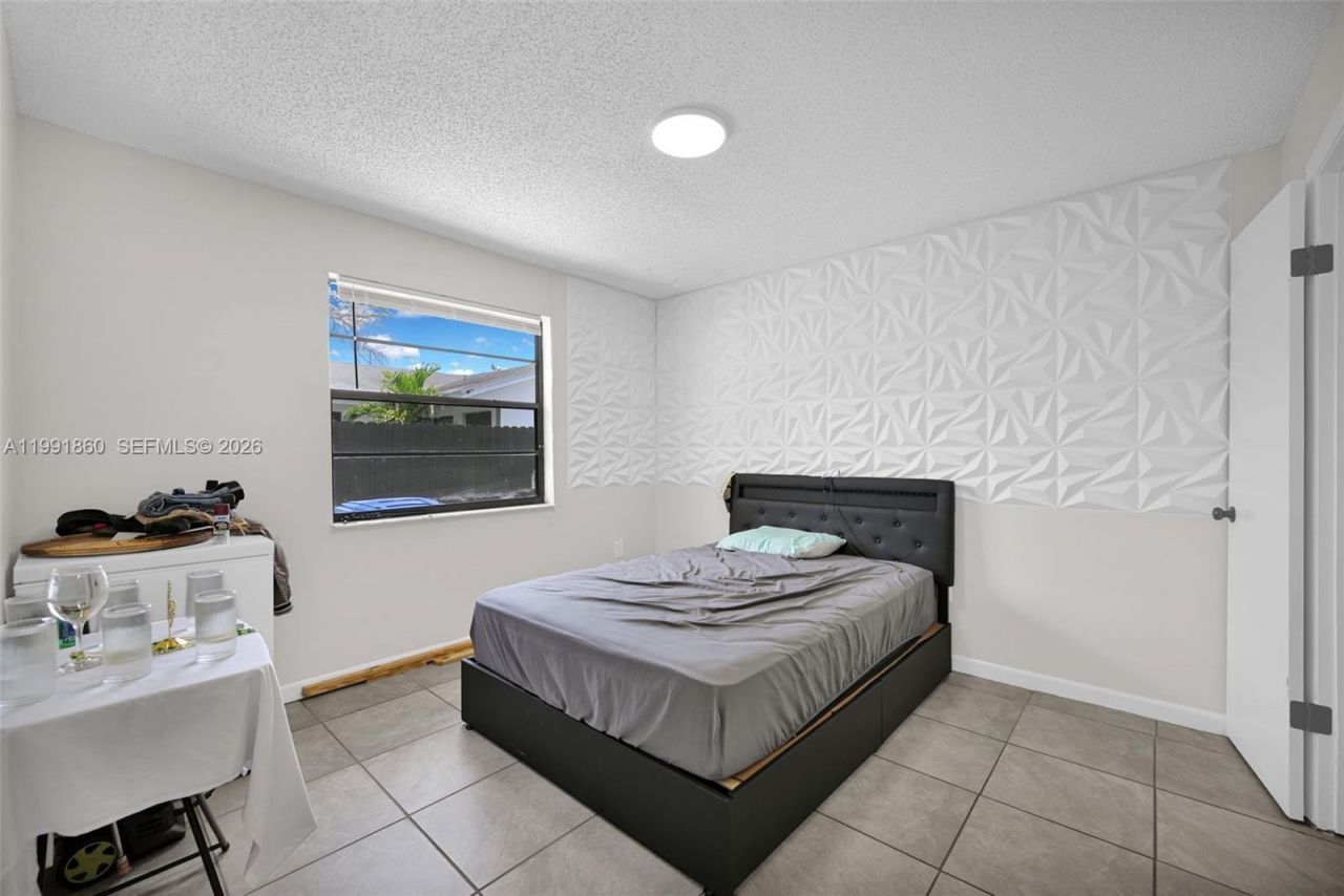 2934 NW 94th St , Miami, FL 33147 Photo