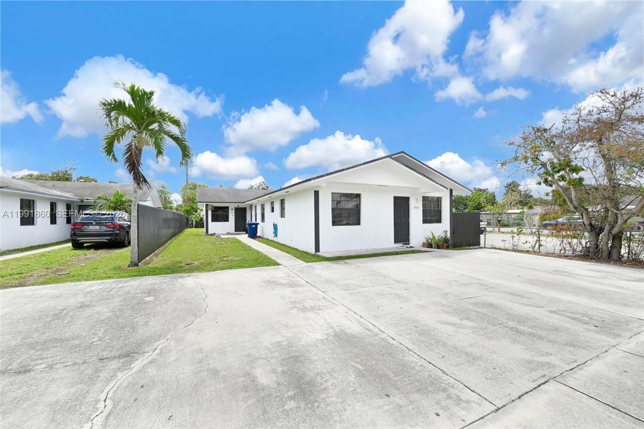 2934 NW 94th St, Miami, FL 33147 Photo