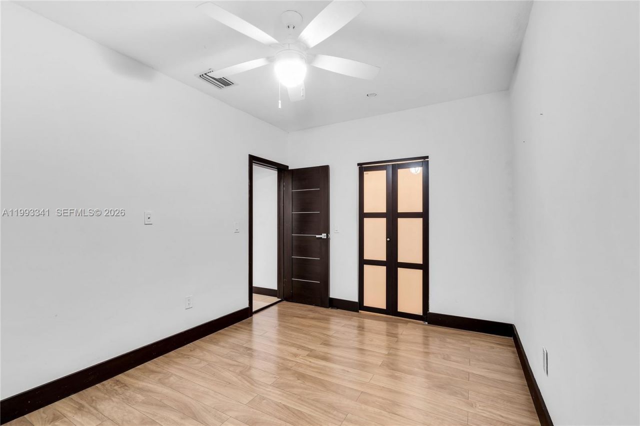 8335 E Crespi Blvd , Unit 4, Miami Beach, FL 33141 Photo