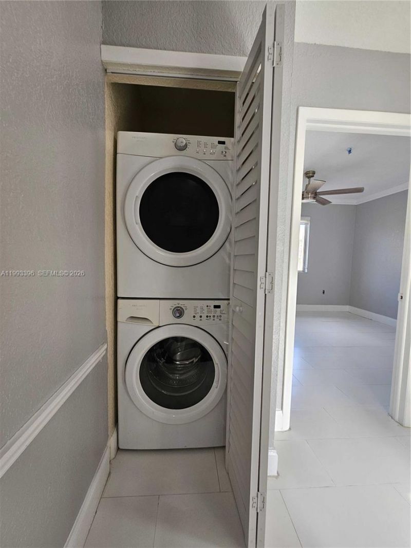 8027 NW 8th St, Unit 17, Miami, FL 33126 Photo