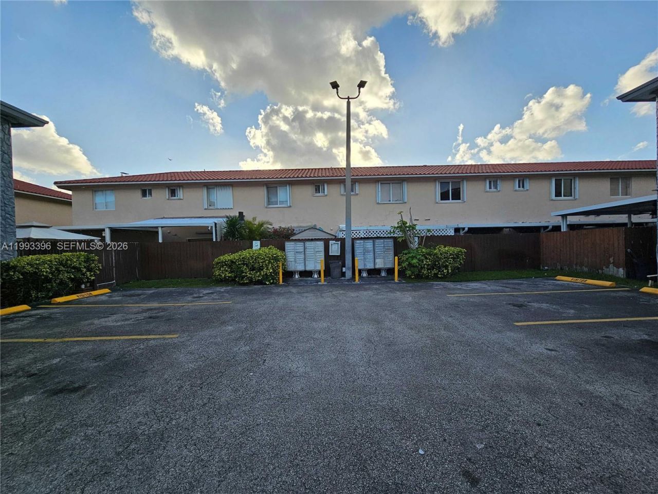 8027 NW 8th St, Unit 17, Miami, FL 33126 Photo