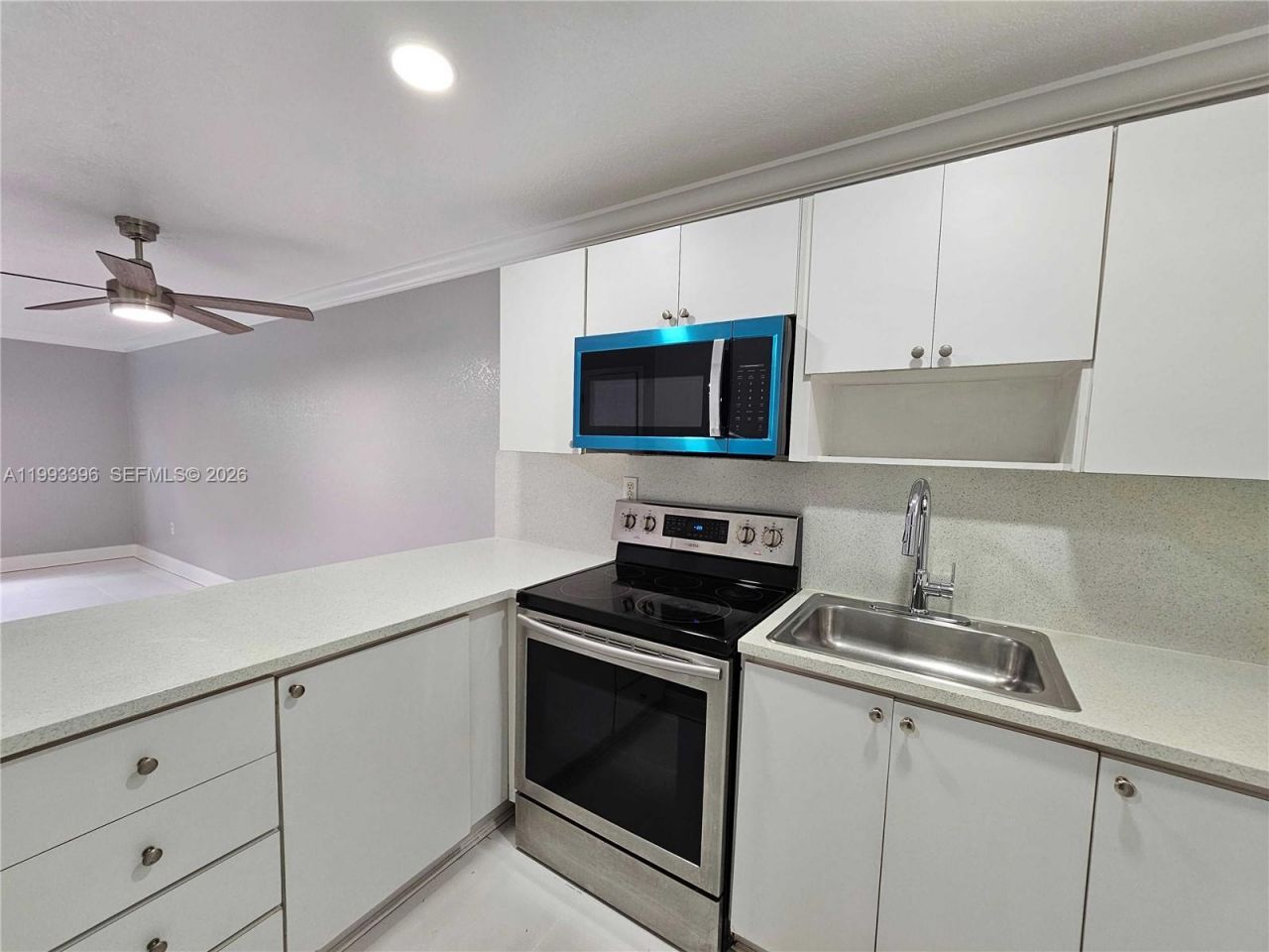8027 NW 8th St, Unit 17, Miami, FL 33126 Photo