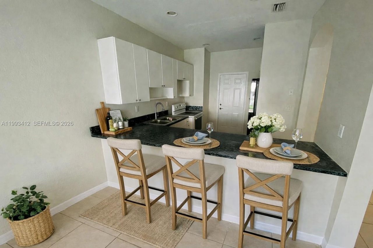 4947 SW 135th Way, Miramar, FL 33027 Photo