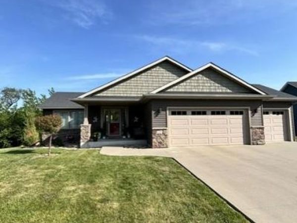 3993 Stone Point Drive NE, Rochester, MN 55906
