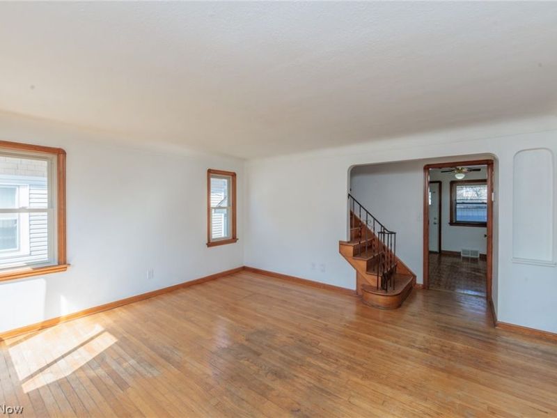 18119 Windward Road, Cleveland, OH 44119 Photo 7