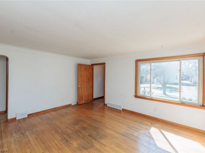 18119 Windward Road, Cleveland, OH 44119 Photo 8