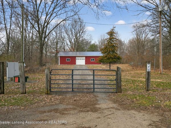 250 N Washington Street, Perry, MI 48872