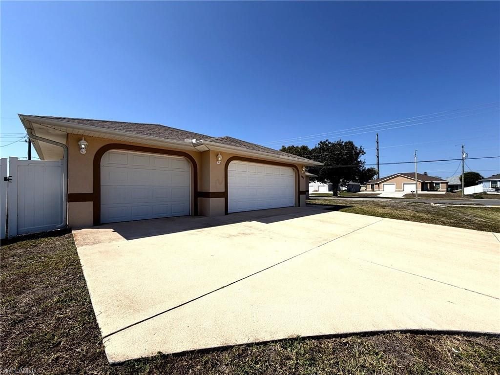 102 SE 43rd Ln, Cape Coral, FL 33904 Photo