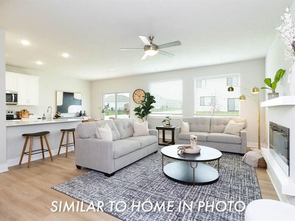 6913 Poppy Court, Johnston, IA 50131