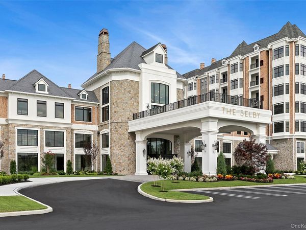 695 Merrick Avenue , Unit 331, Westbury, NY 11590