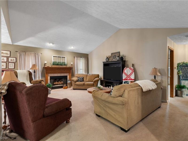 2187 Old Elm Street NE, Canton, OH 44721 Photo 2