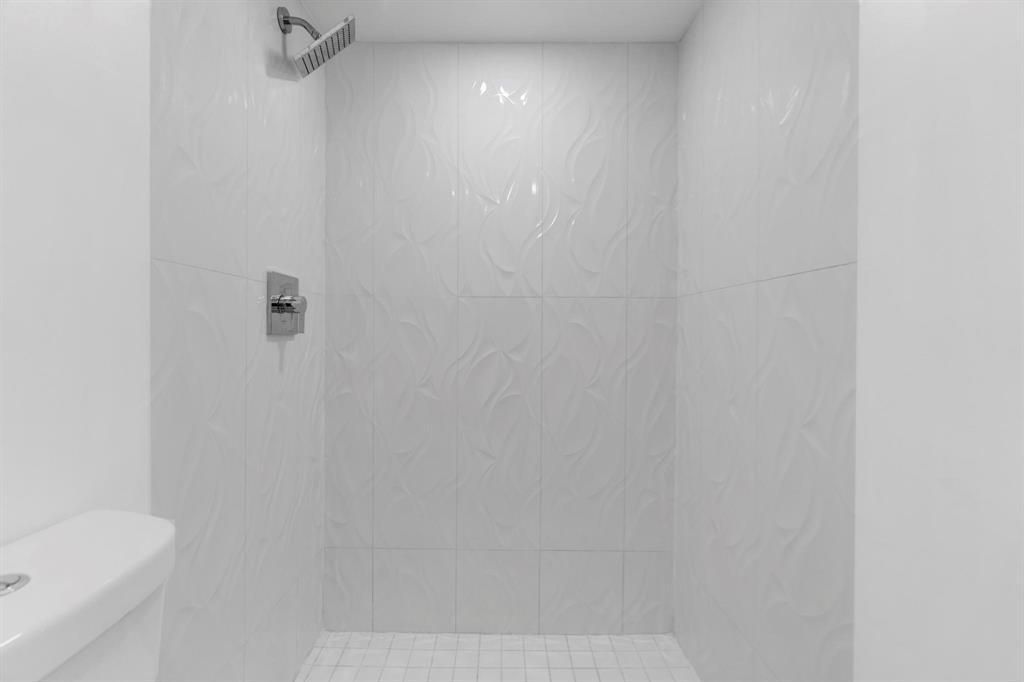 1439 S Ocean Boulevard, Unit 215, Lauderdale by the Sea, FL 33062 Photo