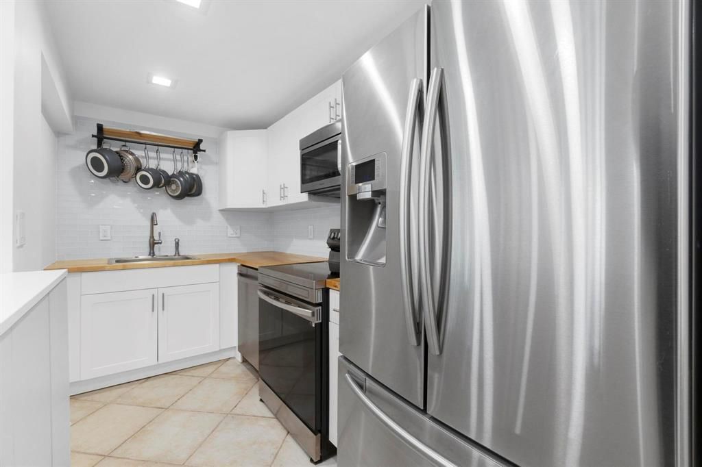 1439 S Ocean Boulevard, Unit 215, Lauderdale by the Sea, FL 33062 Photo