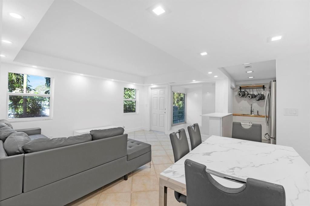 1439 S Ocean Boulevard, Unit 215, Lauderdale by the Sea, FL 33062 Photo