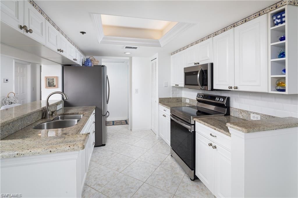 5550 Heron Point Dr, Unit 305, Naples, FL 34108 Photo