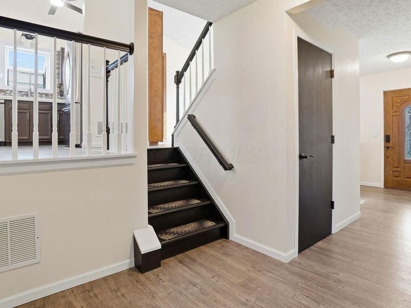 3821 Carriage Run Drive, Hilliard, OH 43026 Photo 8