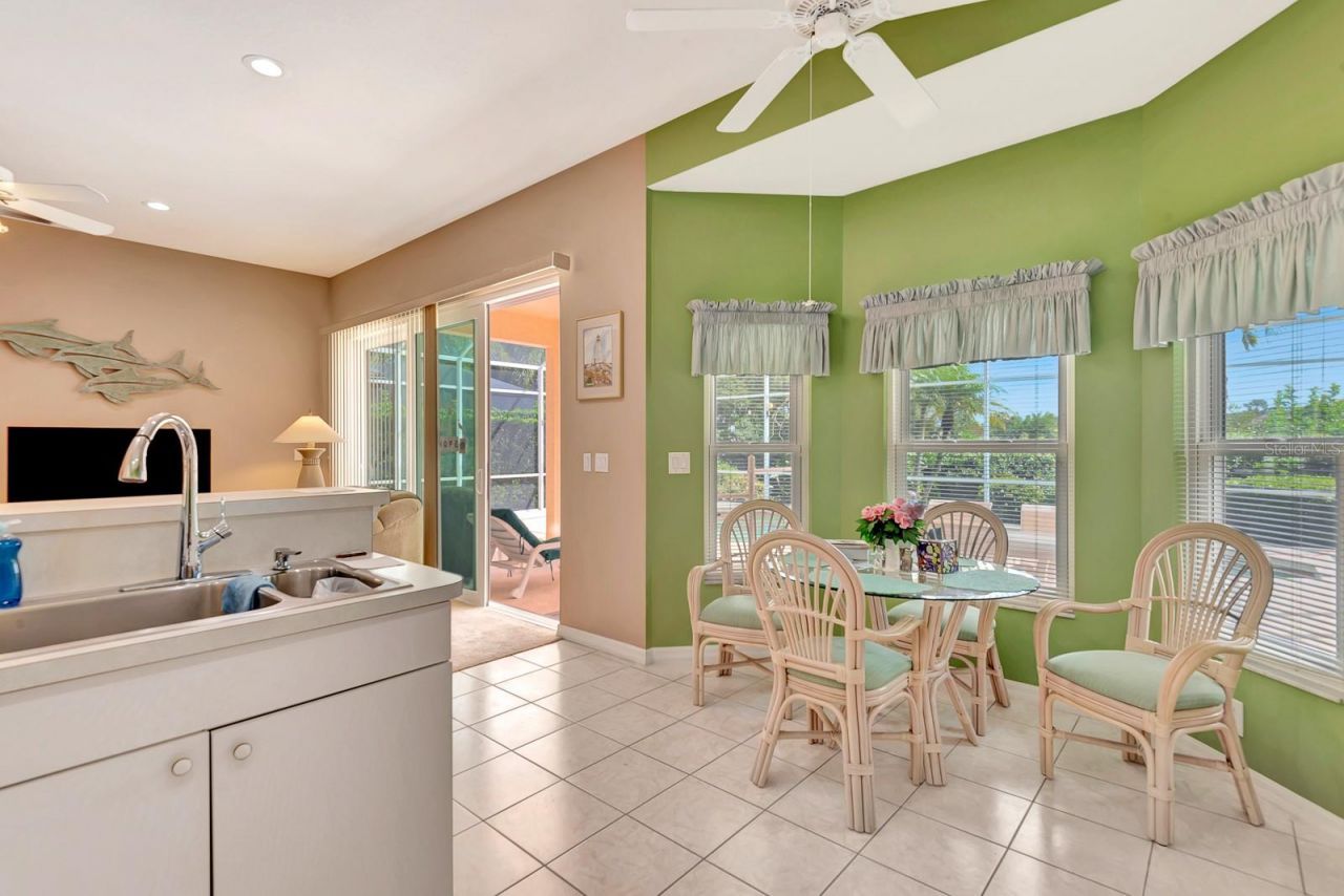 6835 Winslow Street , Sarasota, FL 34243 Photo