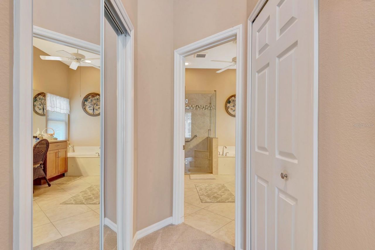 6835 Winslow Street , Sarasota, FL 34243 Photo