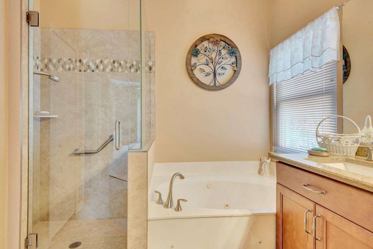 6835 Winslow Street , Sarasota, FL 34243 Photo