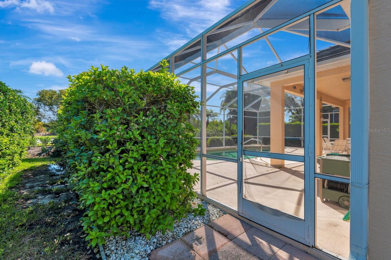 6835 Winslow Street , Sarasota, FL 34243 Photo