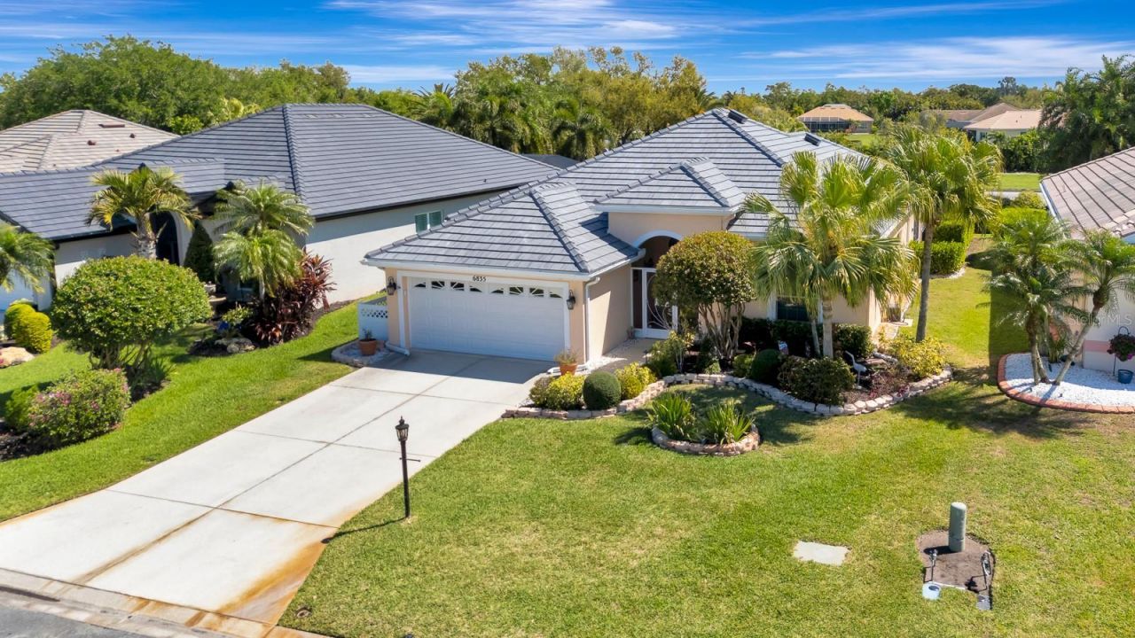 6835 Winslow Street , Sarasota, FL 34243 Photo