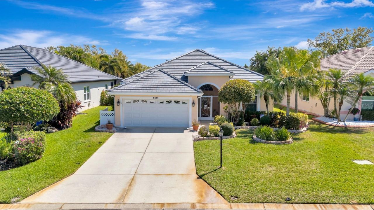 6835 Winslow Street , Sarasota, FL 34243 Photo
