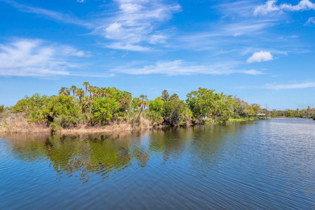 6835 Winslow Street , Sarasota, FL 34243 Photo