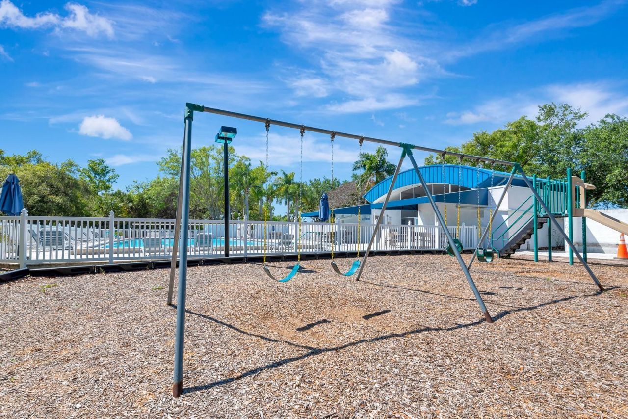 6835 Winslow Street , Sarasota, FL 34243 Photo