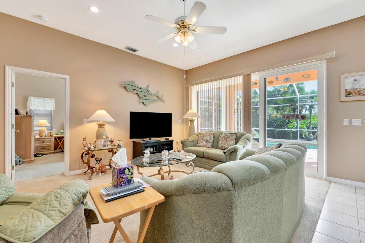 6835 Winslow Street , Sarasota, FL 34243 Photo