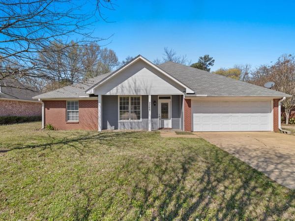 2266 CRABAPPLE DR, Tupelo, MS 38801