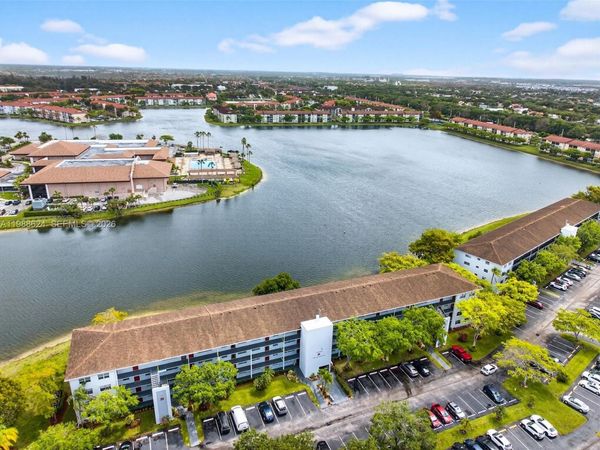 1301 SW 134th Way , Unit 313B, Pembroke Pines, FL 33027