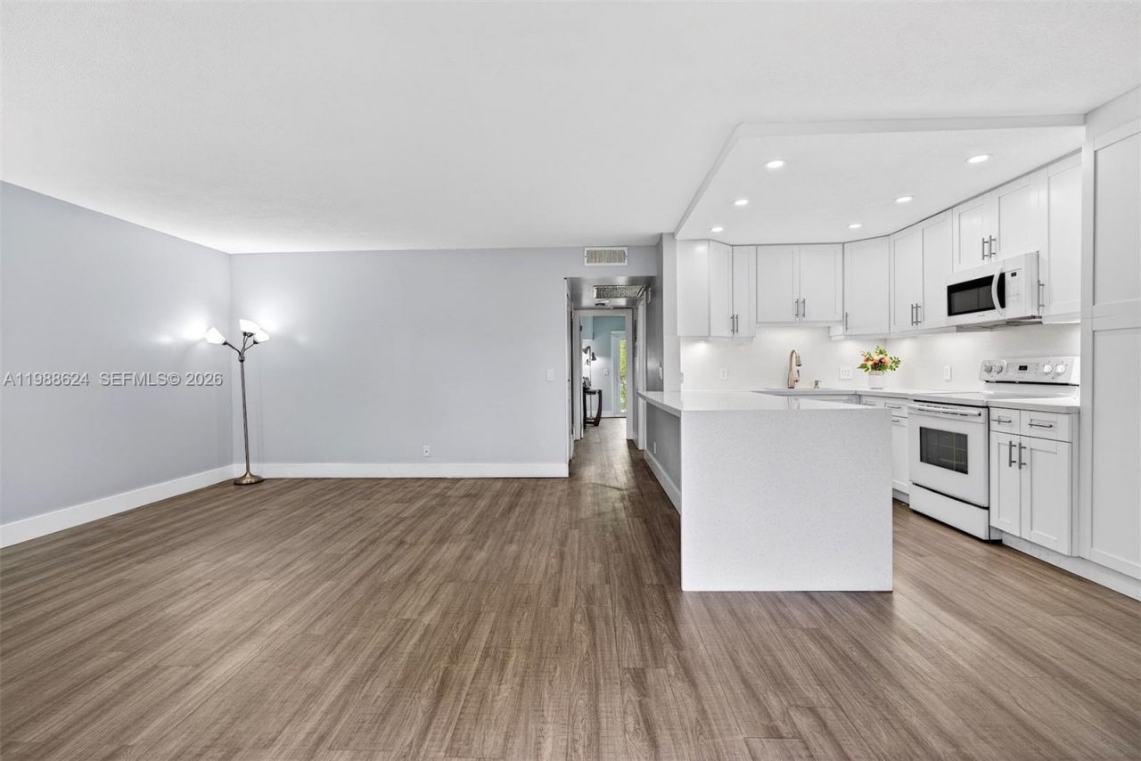 1301 SW 134th Way , Unit 313B, Pembroke Pines, FL 33027 Photo