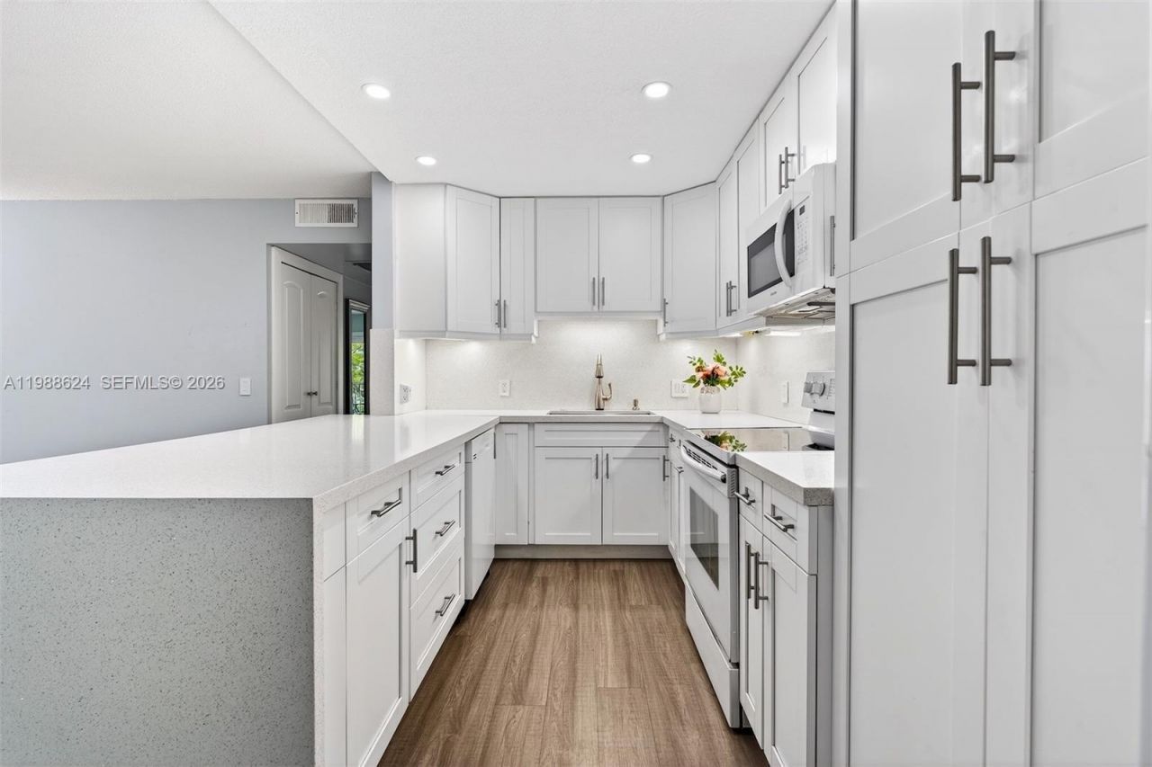 1301 SW 134th Way , Unit 313B, Pembroke Pines, FL 33027 Photo