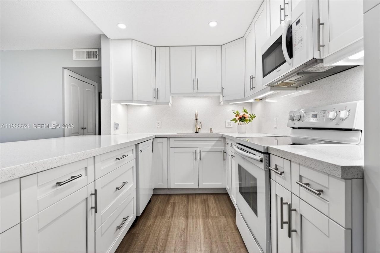 1301 SW 134th Way , Unit 313B, Pembroke Pines, FL 33027 Photo