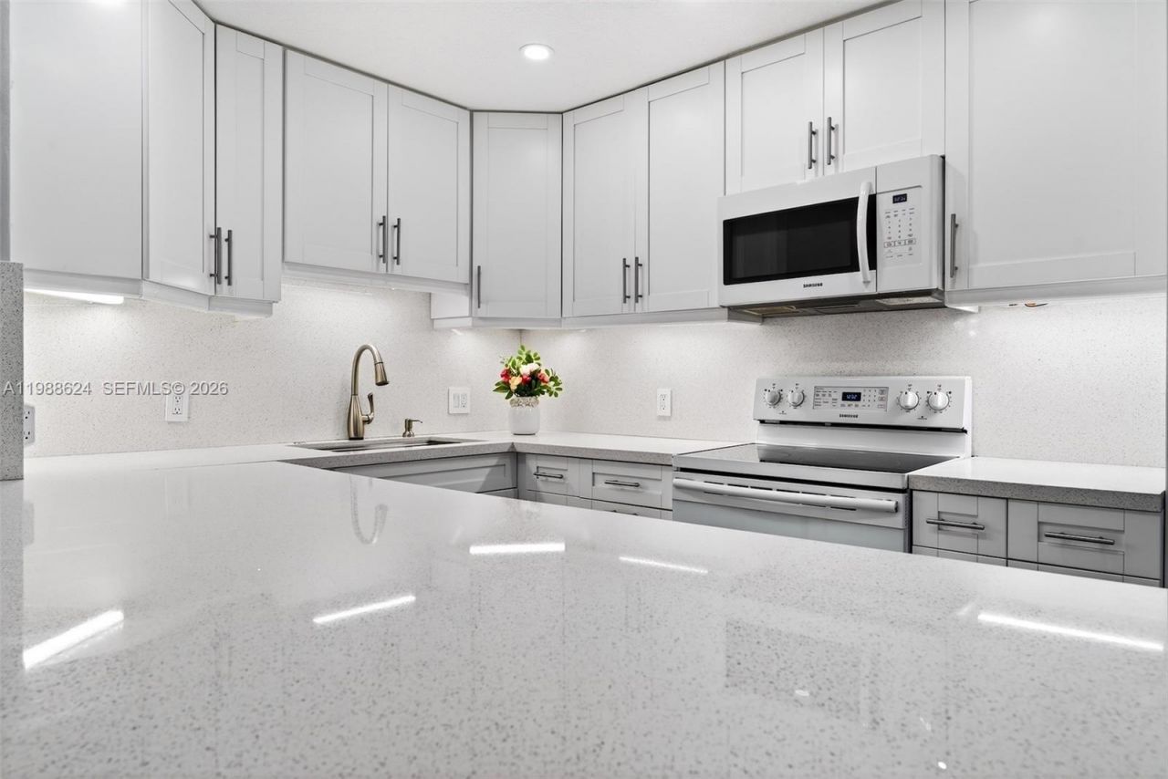 1301 SW 134th Way , Unit 313B, Pembroke Pines, FL 33027 Photo