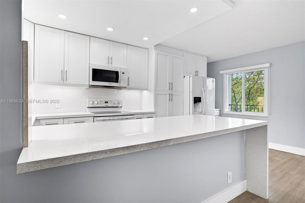 1301 SW 134th Way , Unit 313B, Pembroke Pines, FL 33027 Photo