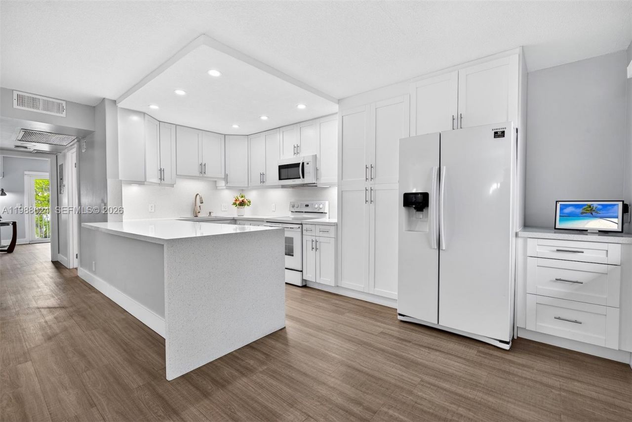 1301 SW 134th Way , Unit 313B, Pembroke Pines, FL 33027 Photo