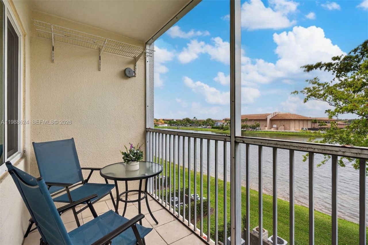 1301 SW 134th Way , Unit 313B, Pembroke Pines, FL 33027 Photo