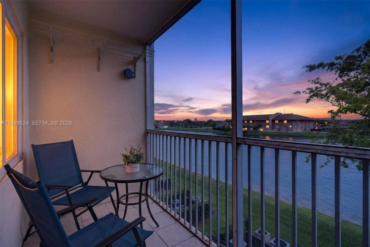 1301 SW 134th Way , Unit 313B, Pembroke Pines, FL 33027 Photo