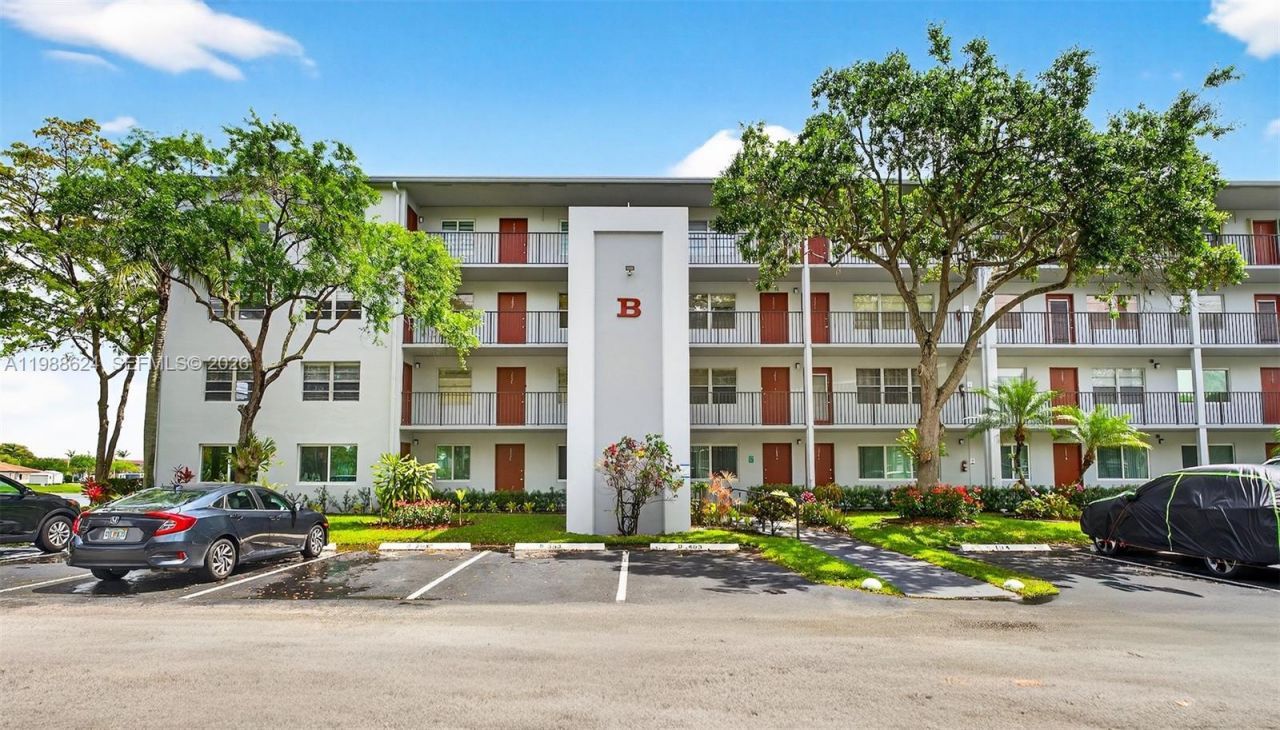 1301 SW 134th Way , Unit 313B, Pembroke Pines, FL 33027 Photo