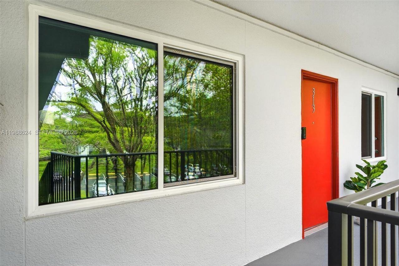 1301 SW 134th Way , Unit 313B, Pembroke Pines, FL 33027 Photo
