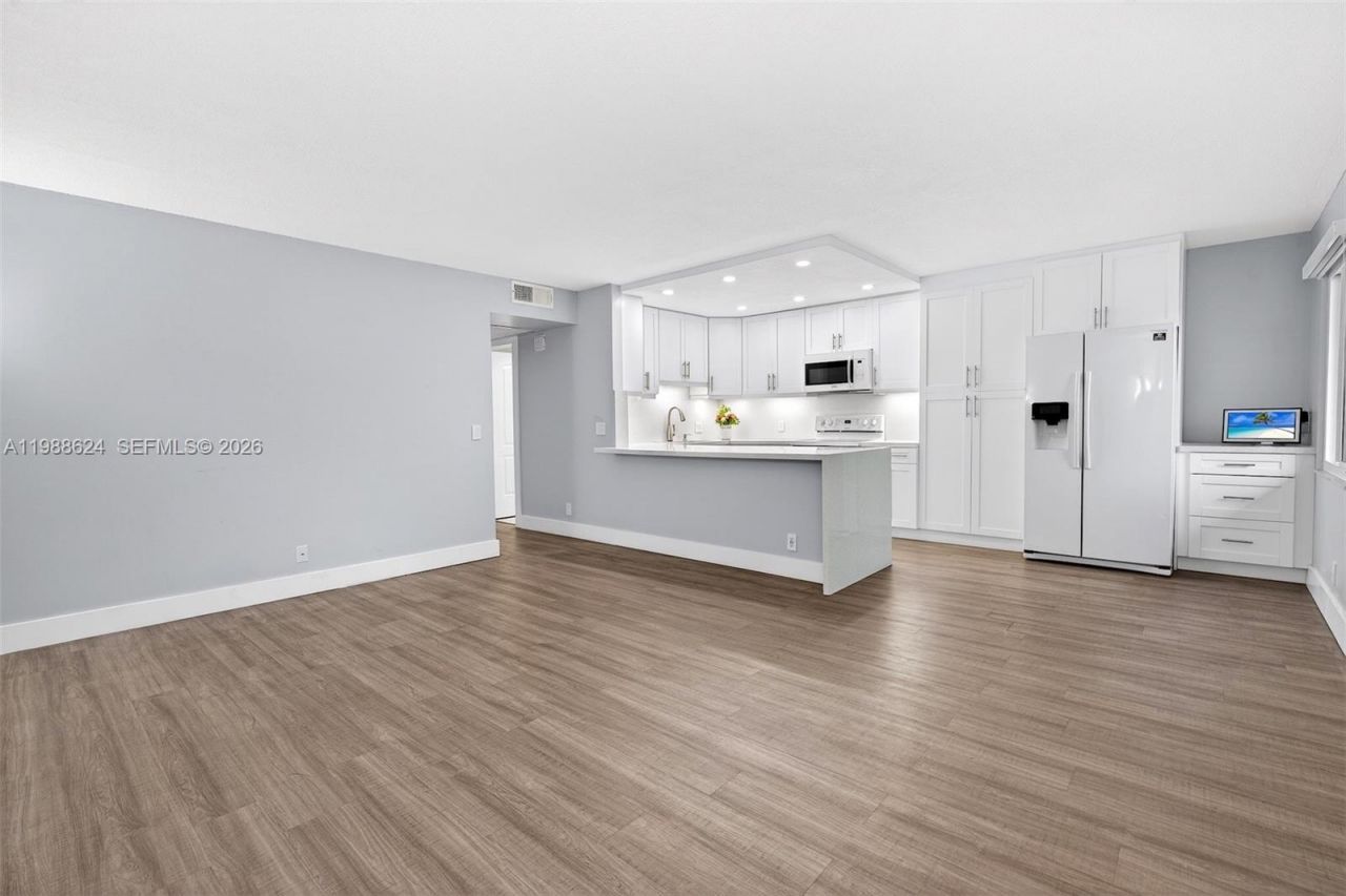 1301 SW 134th Way , Unit 313B, Pembroke Pines, FL 33027 Photo