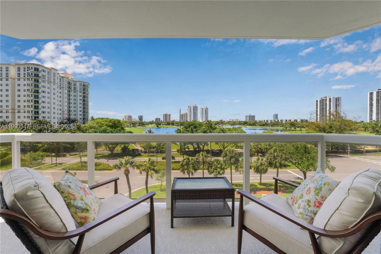 20185 E Country Club Dr, Unit 405, Aventura, FL 33180 Photo