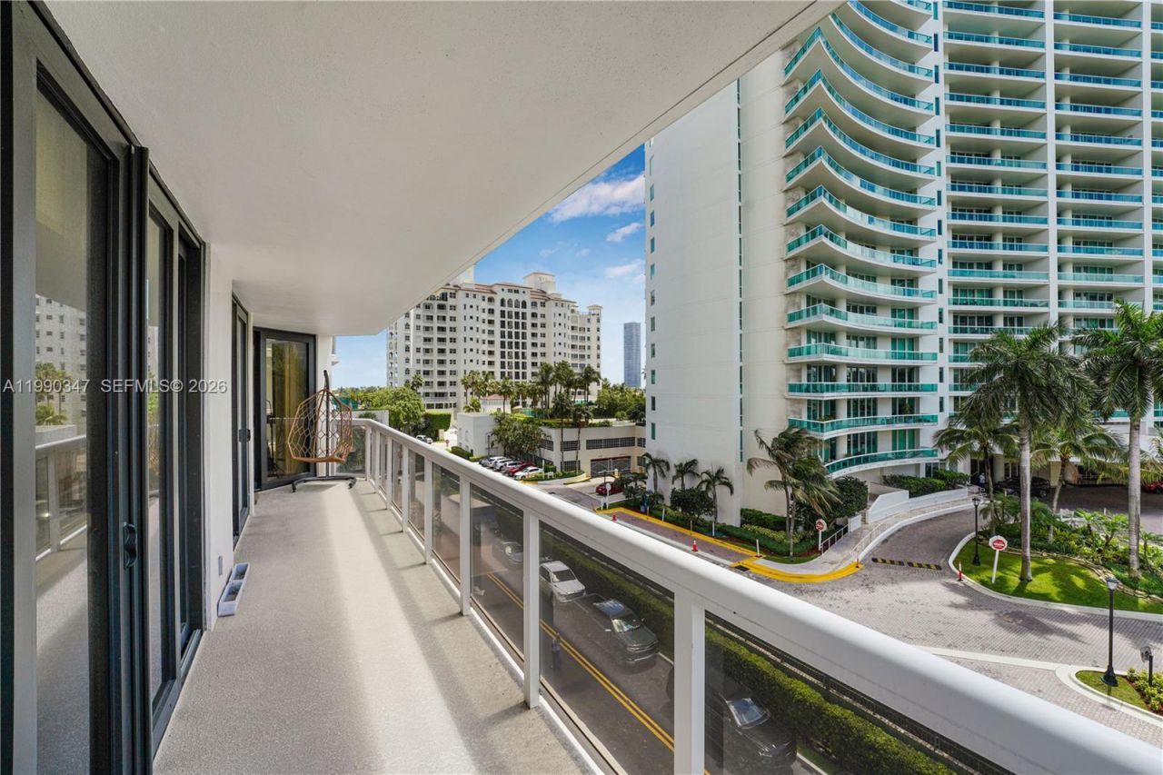 20185 E Country Club Dr, Unit 405, Aventura, FL 33180 Photo